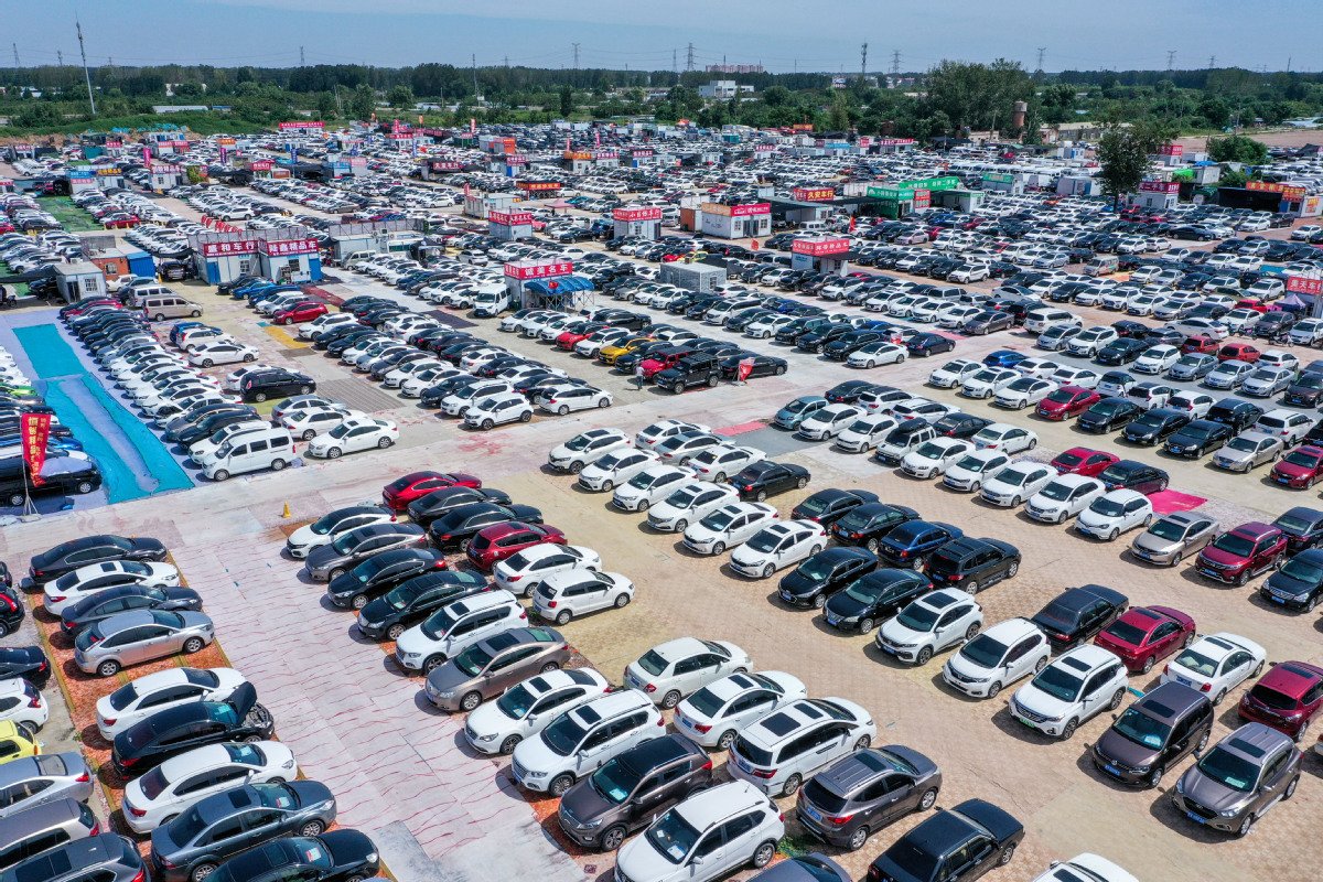 Vehicle storage yard