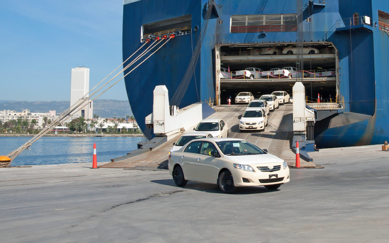 RORO shipping service